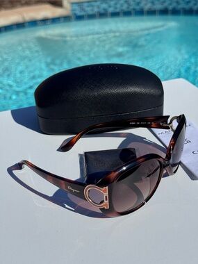 Salvatore Ferragamo SF668S 238 Sunglasses 
$305 retail